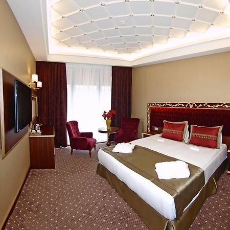 Mb Deluxe Hotel Istanbul Exterior foto